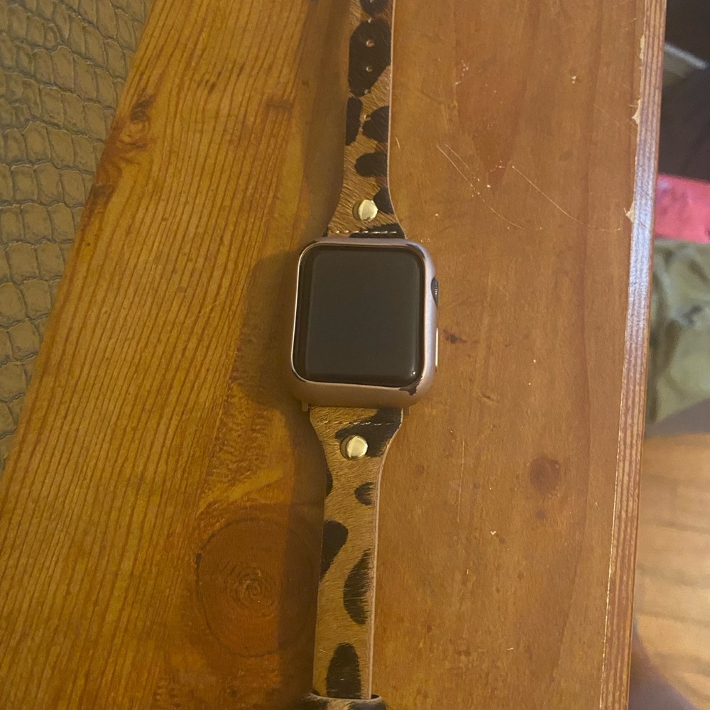 Cheetah/Leopard Print Victoria Emerson Apple Watch band. Like new